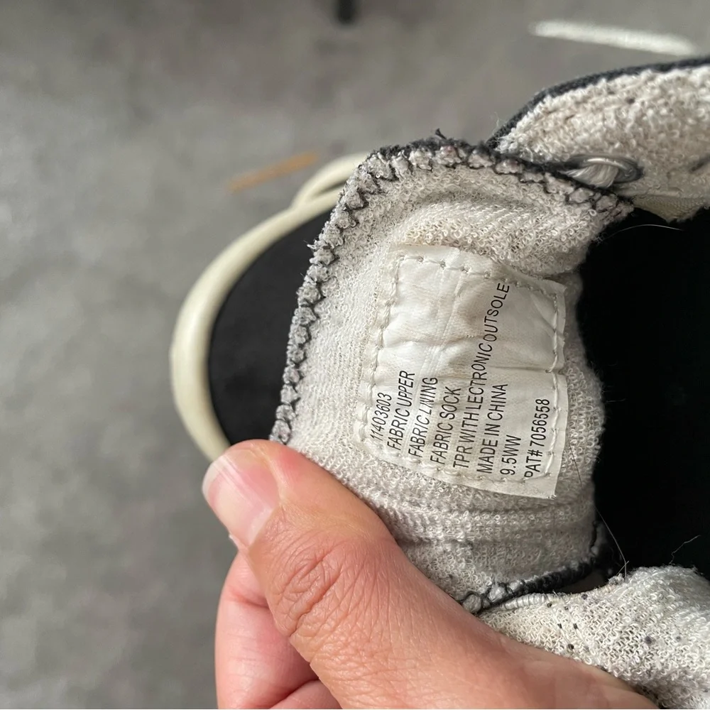 Torrid Riley Ruched wide sneaker - Picture 5 of 7